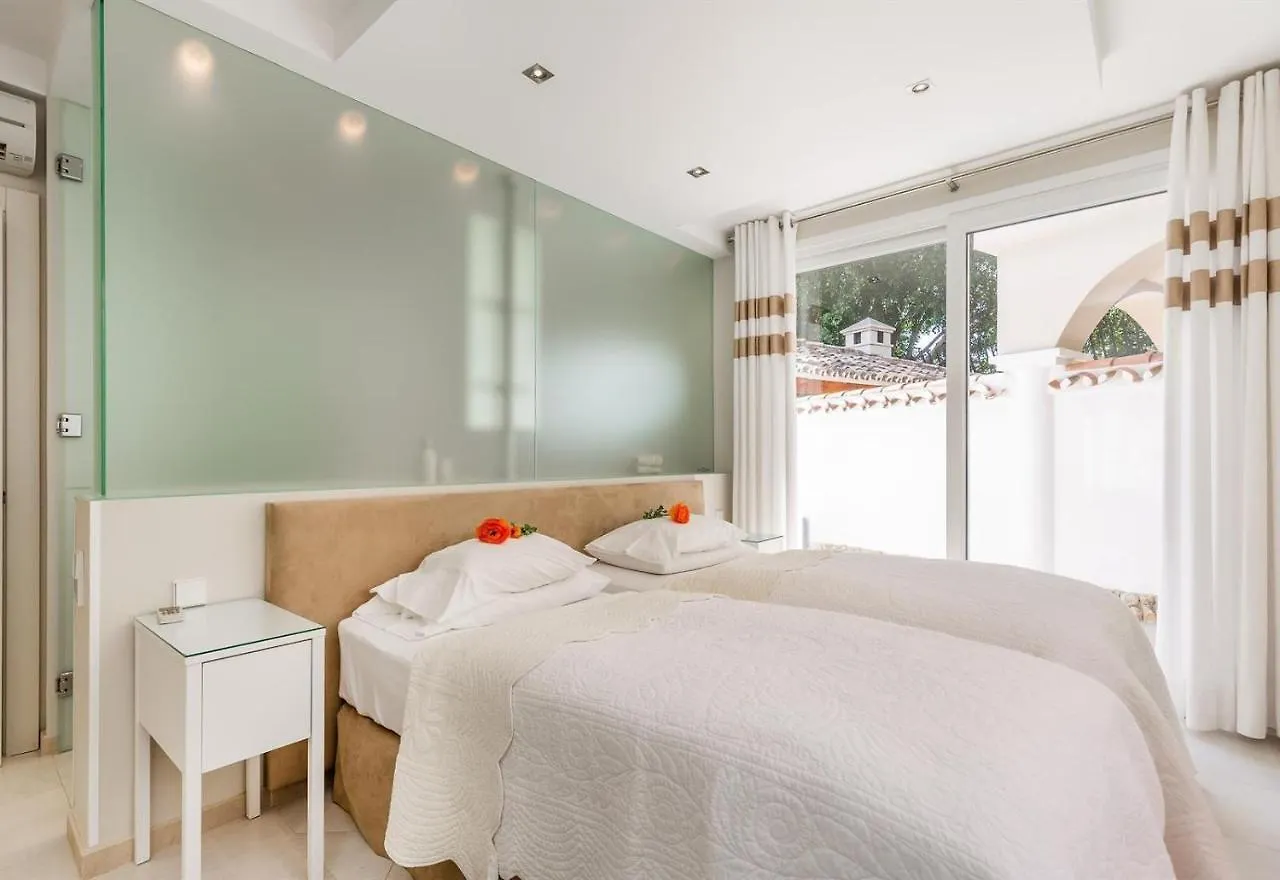 Exclusive Villa With Stunning View Benahavis